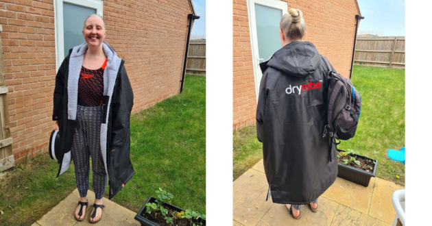 Journalist Laura Westerman modelling the dryrobe advance long sleeve