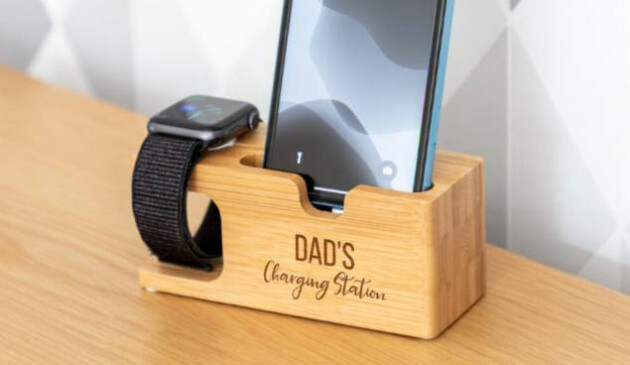 Personalised Charging Station iPhone And Apple Watch