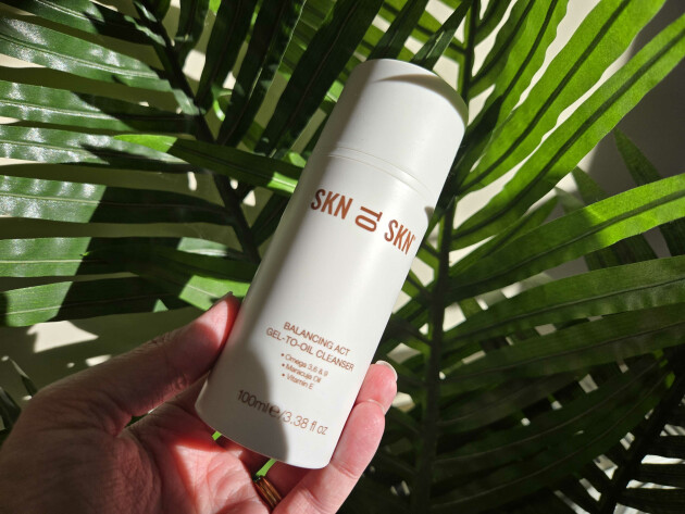 SKN TO SKN Balancing Act Gel-to-Oil Cleanser (£29, 100ml)