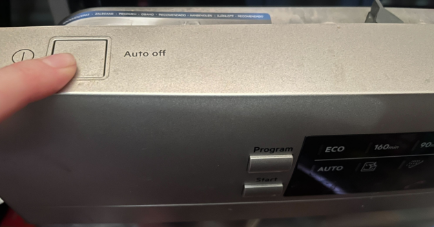 AEG 7000 GlassCare Dishwasher being hand tested by Mumsnet journalist Poppy O'Neill