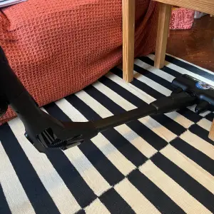 Mumsnet journalist Poppy O'Neill hand tests the Bosch Unlimited 10 Cordless Vacuum Cleaner