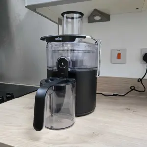 A front view of the Braun MultiJuice 5 before first use