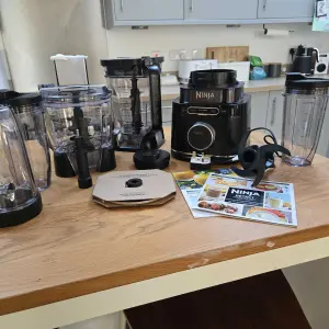 What's inside the box with the Ninja Detect 3-in-1 Power Blender and Processor Pro