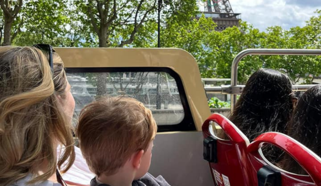 Hop on and off bus in Paris