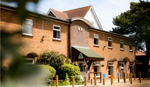 the front of YHA sheringham youth hostel hotel