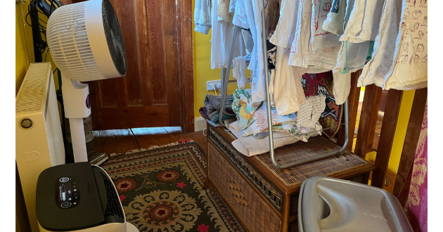 Mumsnet journalist Poppy O'Neill hand tests the Meaco DD8L Pro Desiccant Dehumidifier