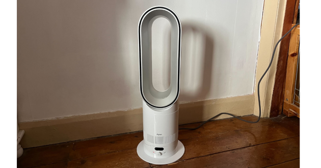Mumsnet Home editor Poppy O'Neill testing the Dyson Hot+Cool HF1
