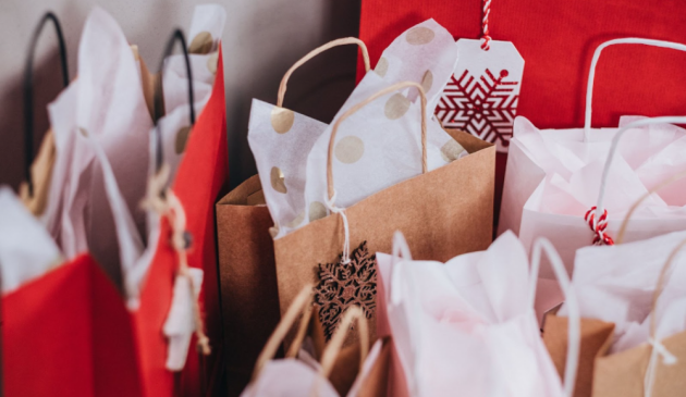 Christmas shopping with Basket
