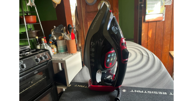 Mumsnet journalist Poppy O'Neill testing the Morphy Richards Power Steam Elite LED Steam Iron