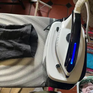 Poppy O'Neill testing the Russell Hobbs Steam Power Steam Generator Iron