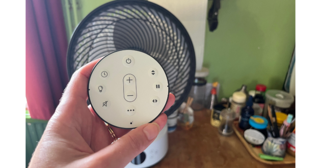Mumsnet home editor Poppy O'Neill testing the Meaco Sefte Pro 10” Table Air Circulator