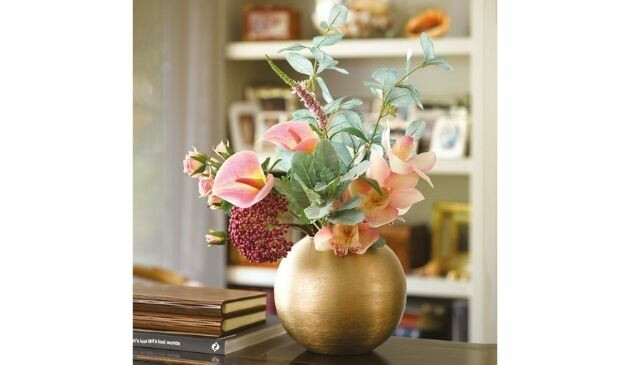 Bloom Modernist bouquet