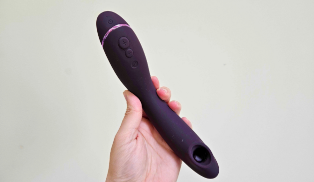 A first-person picture of our Mumsnet tester holding the Womanizer OG Pleasure Vibrator