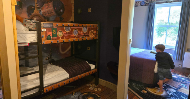 Children’s bunk-bed area separated from the main bed in a Moon Voyage Room