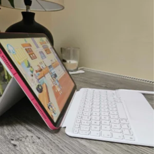 Apple iPad 10.9 side view