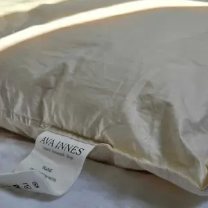 Detail of the Ava Innes Luxury Wool & Organic Cotton Bed Pillow