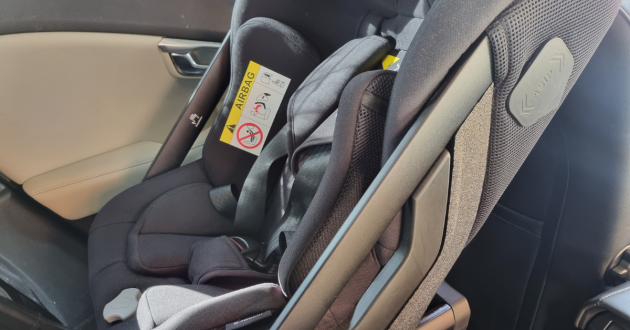 Handles on Axkid One 3 car seat