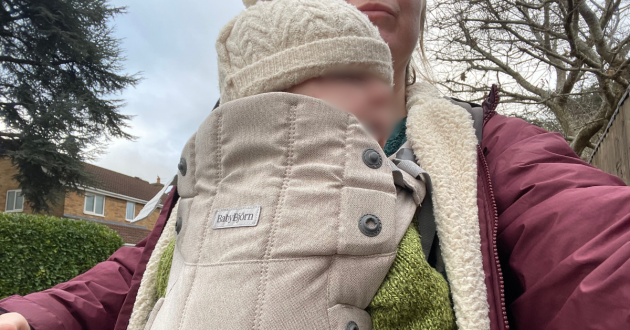 Mother and child using BabyBjörn Baby Carrier Harmony outside