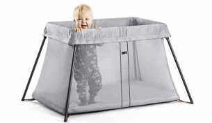 BabyBjorn travel cot happy