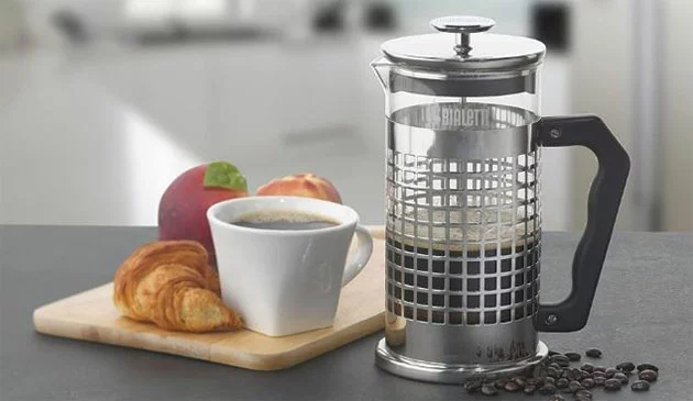 Cafetiere brewing coffee