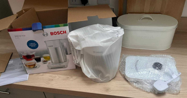 What's inside the box with the Bosch Sky TWK7201GB kettle