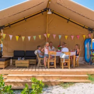 Camping De Twee Bruggen tent