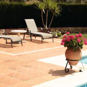 Casa Carpia villa sun loungers by pool