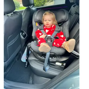 Child in Maxi-Cosi Emerald 360 Pro