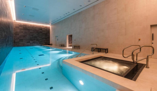 The indoor pool at the CitySuitesII aparthotel in Manchester