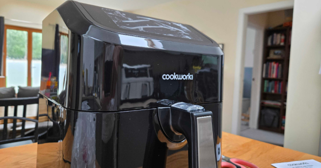 Front view of the black Cookworks 5L Air Fryer showing its handle and Cookworks logo