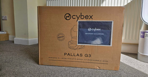 Cybex Pallas G3 in the box