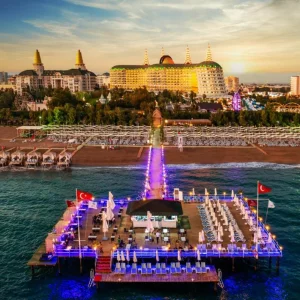 The jetty at Delphin Imperial Lara