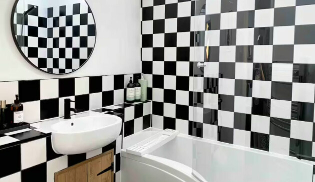 Designers Barn Airbnb Cotswolds bathroom