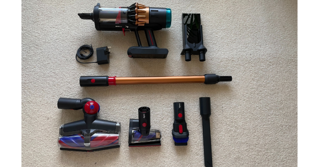 Dyson V16 Piston Animal Cordless Vacuum Cleaner parts out of the box