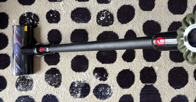 Dyson V8 Cyclone testing on carpet