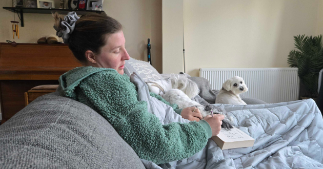 Mumsnet editor Rebecca testing the weighted blanket