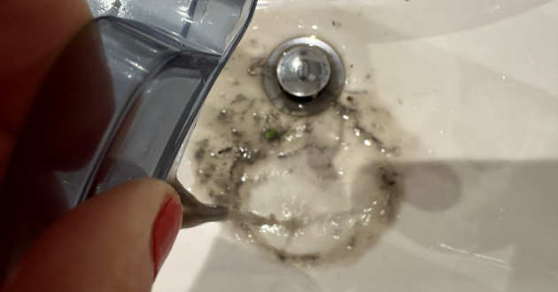 Emptying the Beldray All-in-One Multi-Surface Floor Cleaner