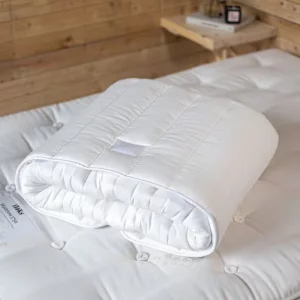 A product image of the Floks Wool Mattress Topper