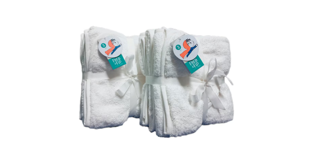 Fred & Flo White & Sage Green Hooded Towels