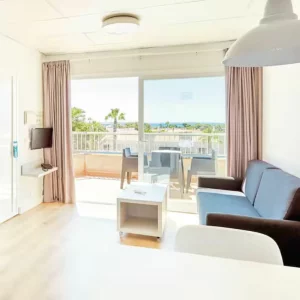 Room at the Globales Los Delfines in Menorca