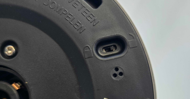 A close up of child lock on the Graef electric kettle
