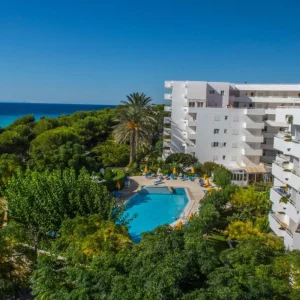 Hamilton Court Apartments, Santo Tomas