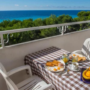 Hamilton Court Apartments balcony