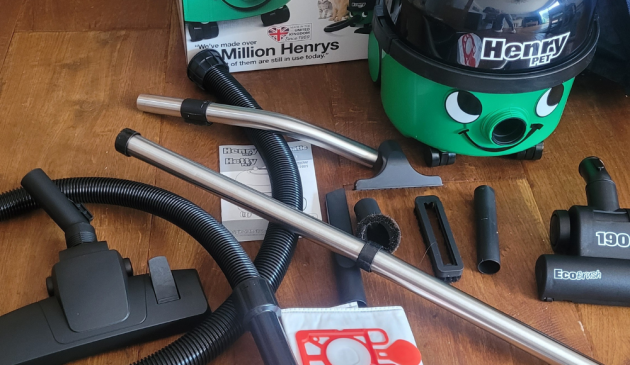 Henry Pet200 being unboxed