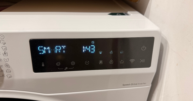 Controls on the Hoover Pro Wash Series 5 washing machine