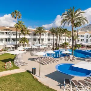 Hoposa Villaconcha outdoor area with pools and sun loungers