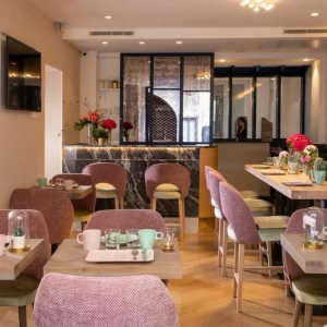 The dining room at the Hôtel des Arts Montmartre