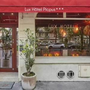 The exterior at Lux Hôtel Picpus in Paris