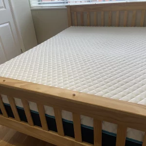 A product testing picture of the Simba Hybrid Pro mattress