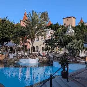 Bahia de Duque pool